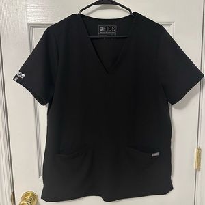 Figs Casma Three-Pocket Scrub Top in Large- Black . Gently worn with Aya logo